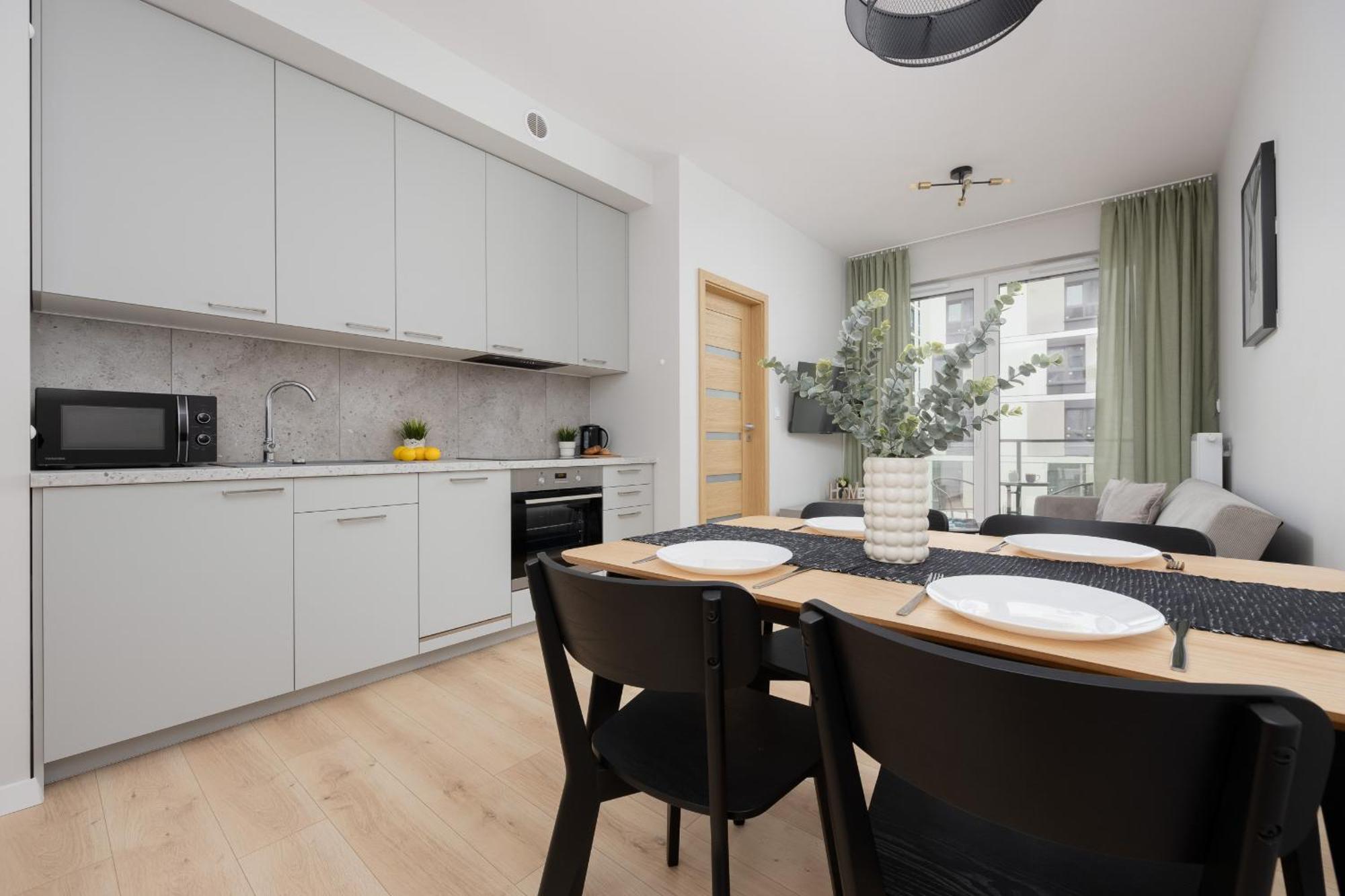 Stylish Apartments With Parking By Noclegi Renters Варшава Екстериор снимка