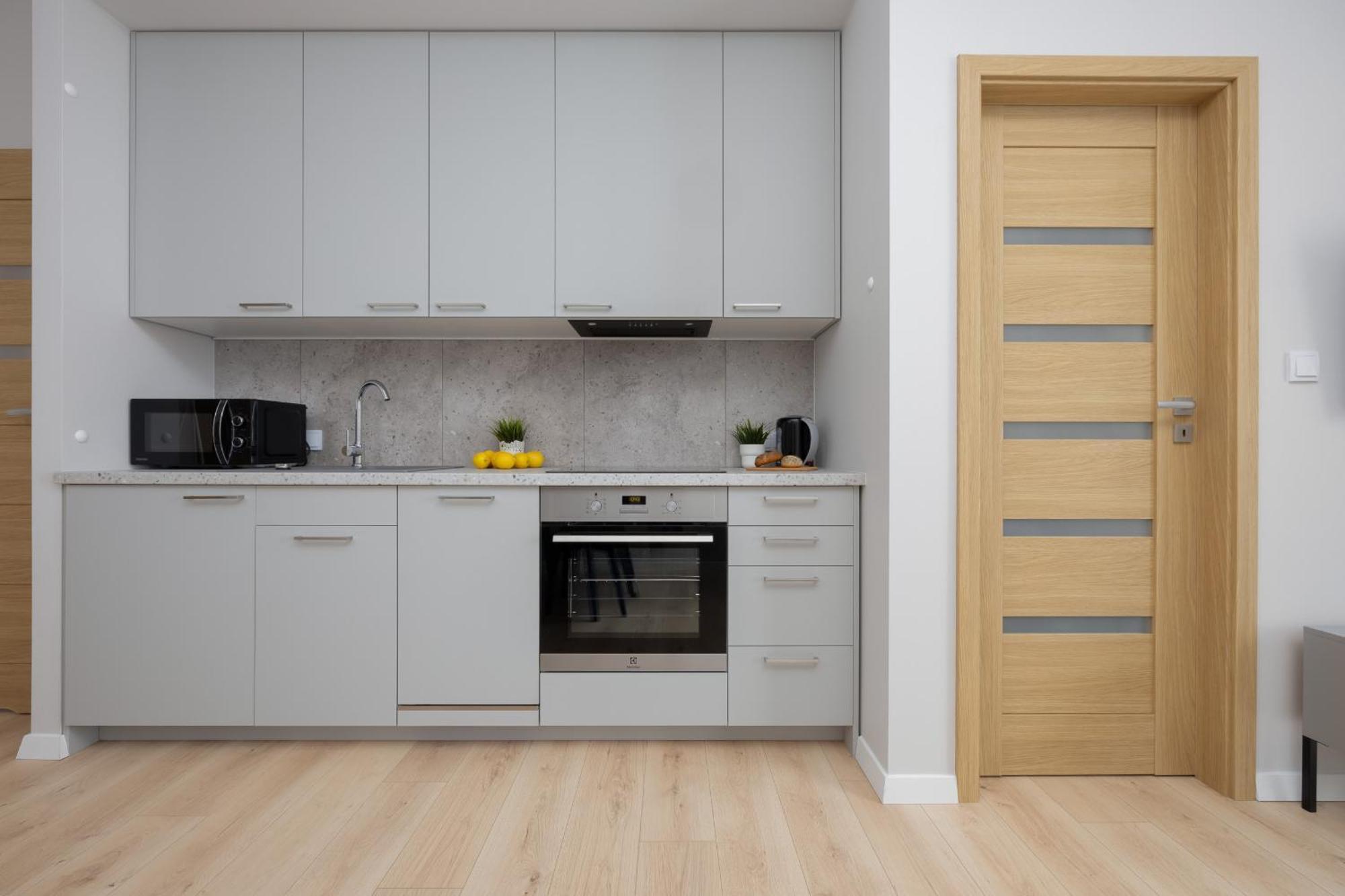 Stylish Apartments With Parking By Noclegi Renters Варшава Екстериор снимка