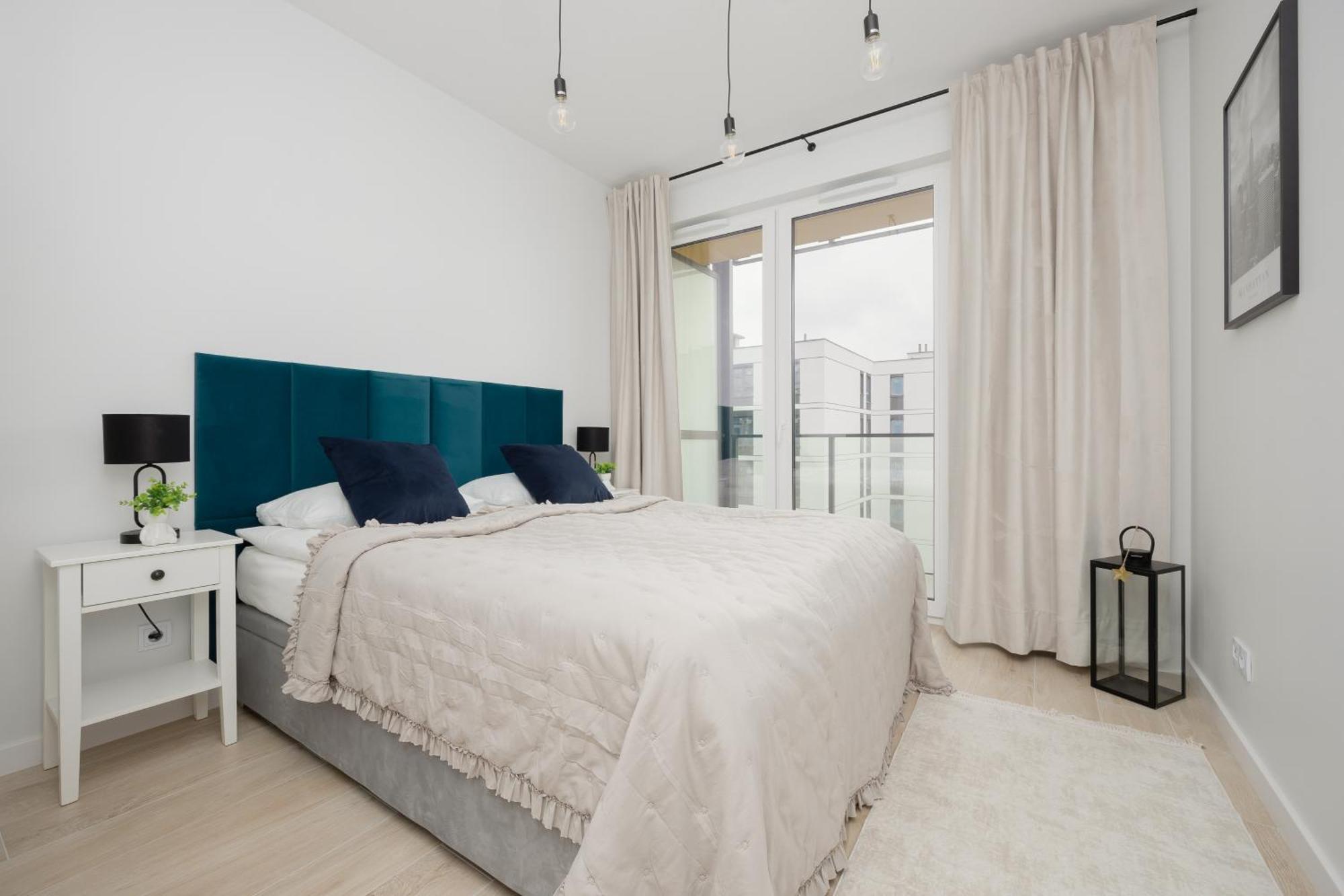 Stylish Apartments With Parking By Noclegi Renters Варшава Екстериор снимка
