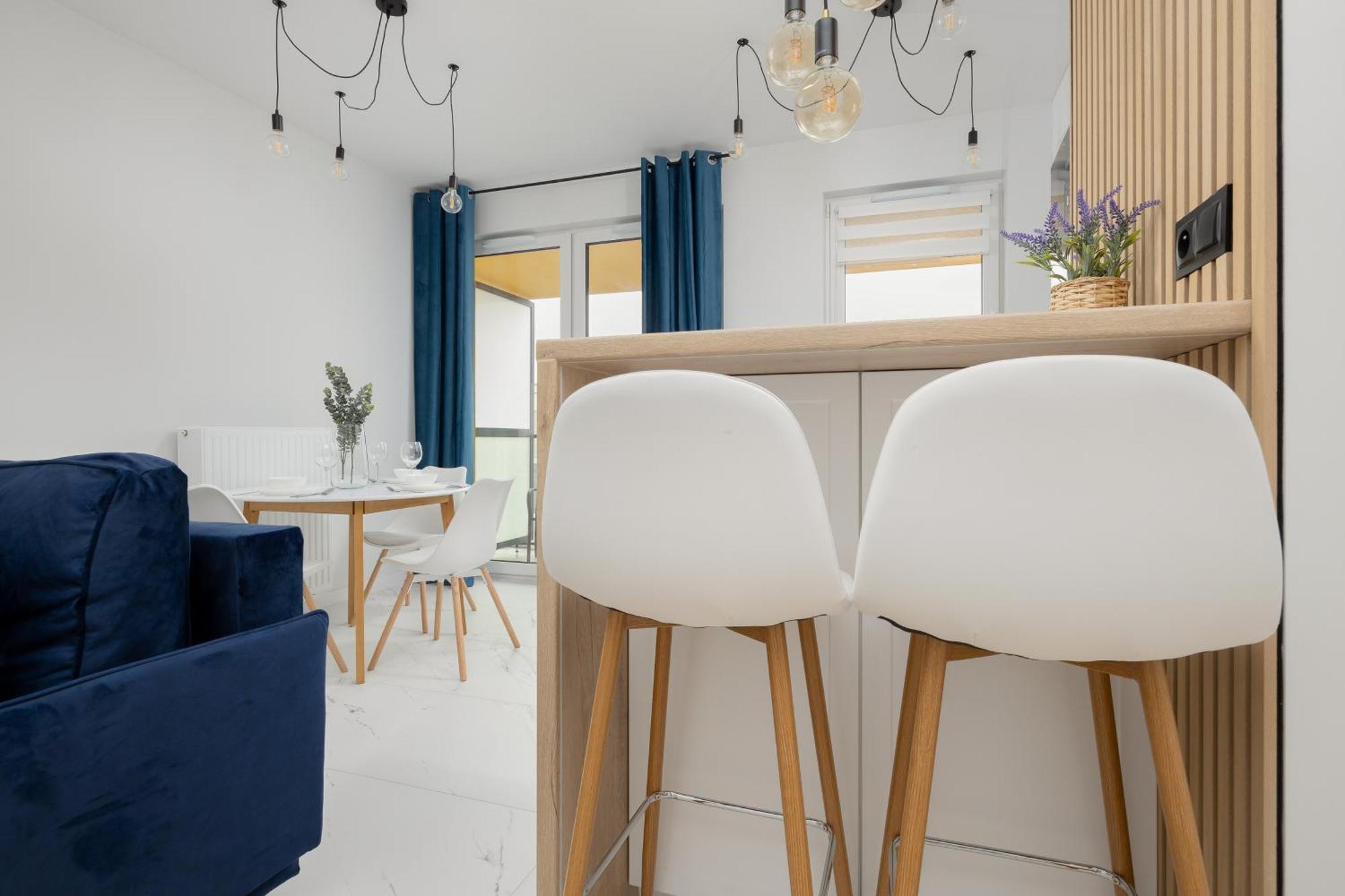 Stylish Apartments With Parking By Noclegi Renters Варшава Екстериор снимка