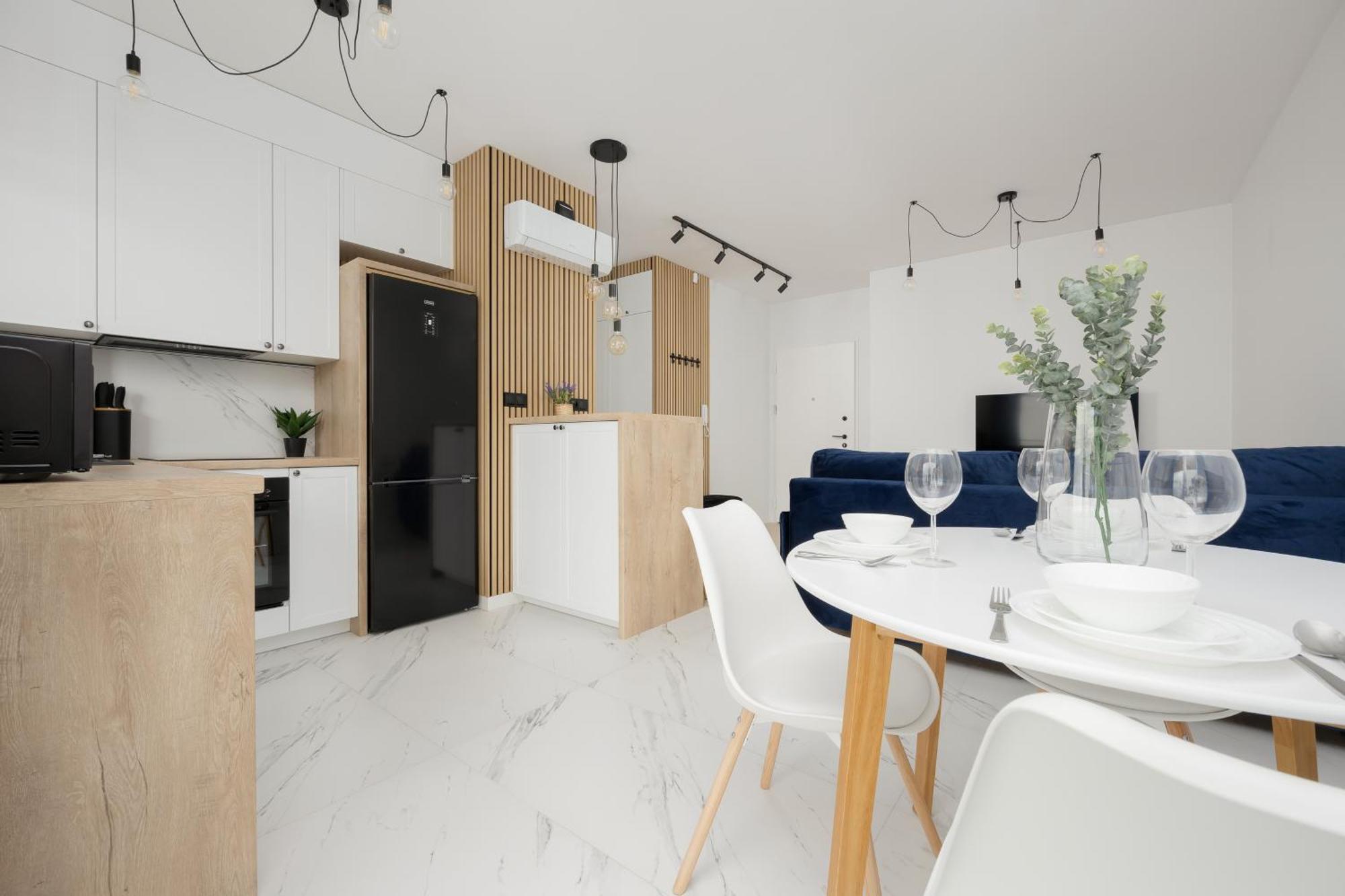Stylish Apartments With Parking By Noclegi Renters Варшава Екстериор снимка