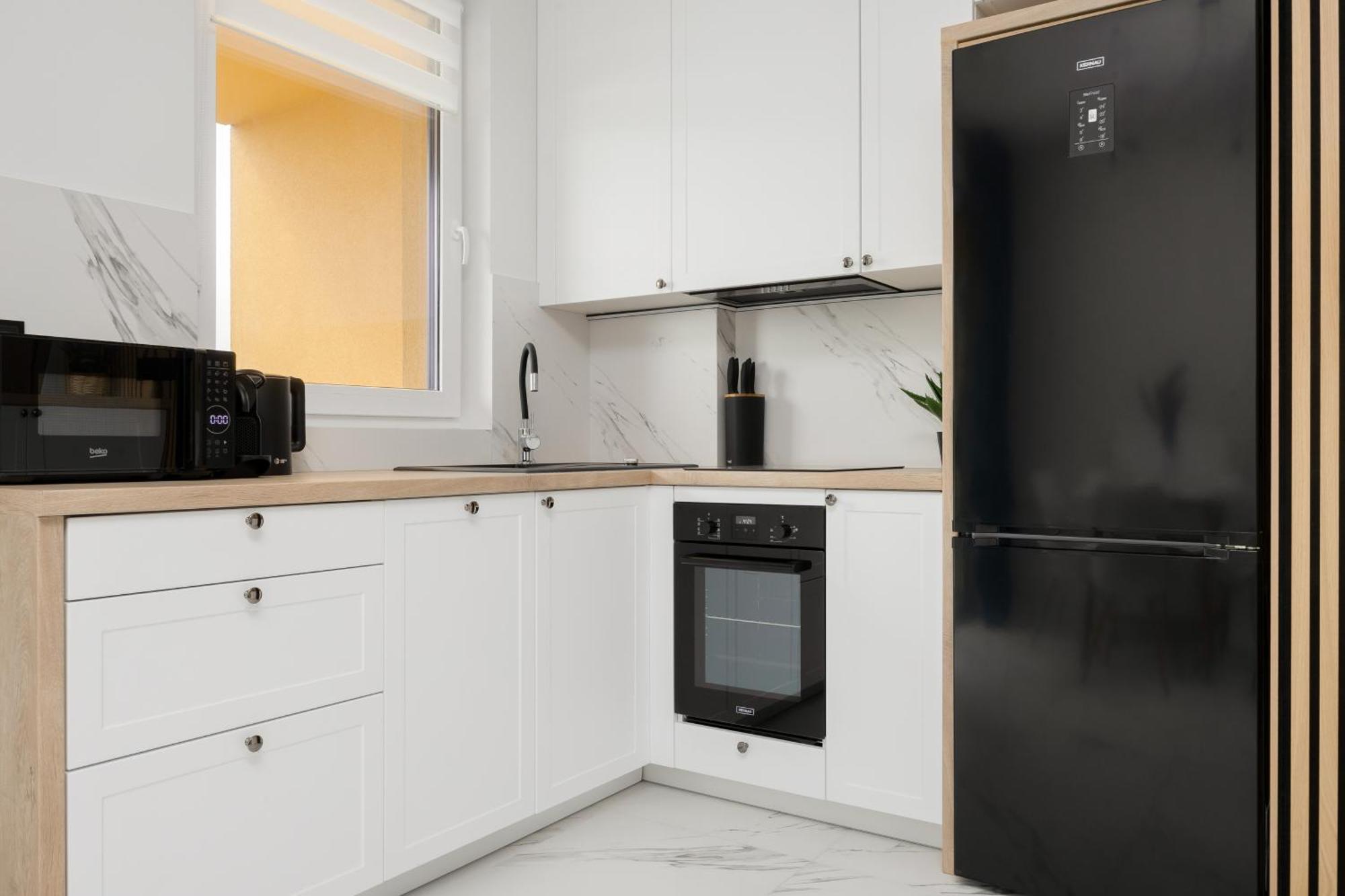 Stylish Apartments With Parking By Noclegi Renters Варшава Екстериор снимка