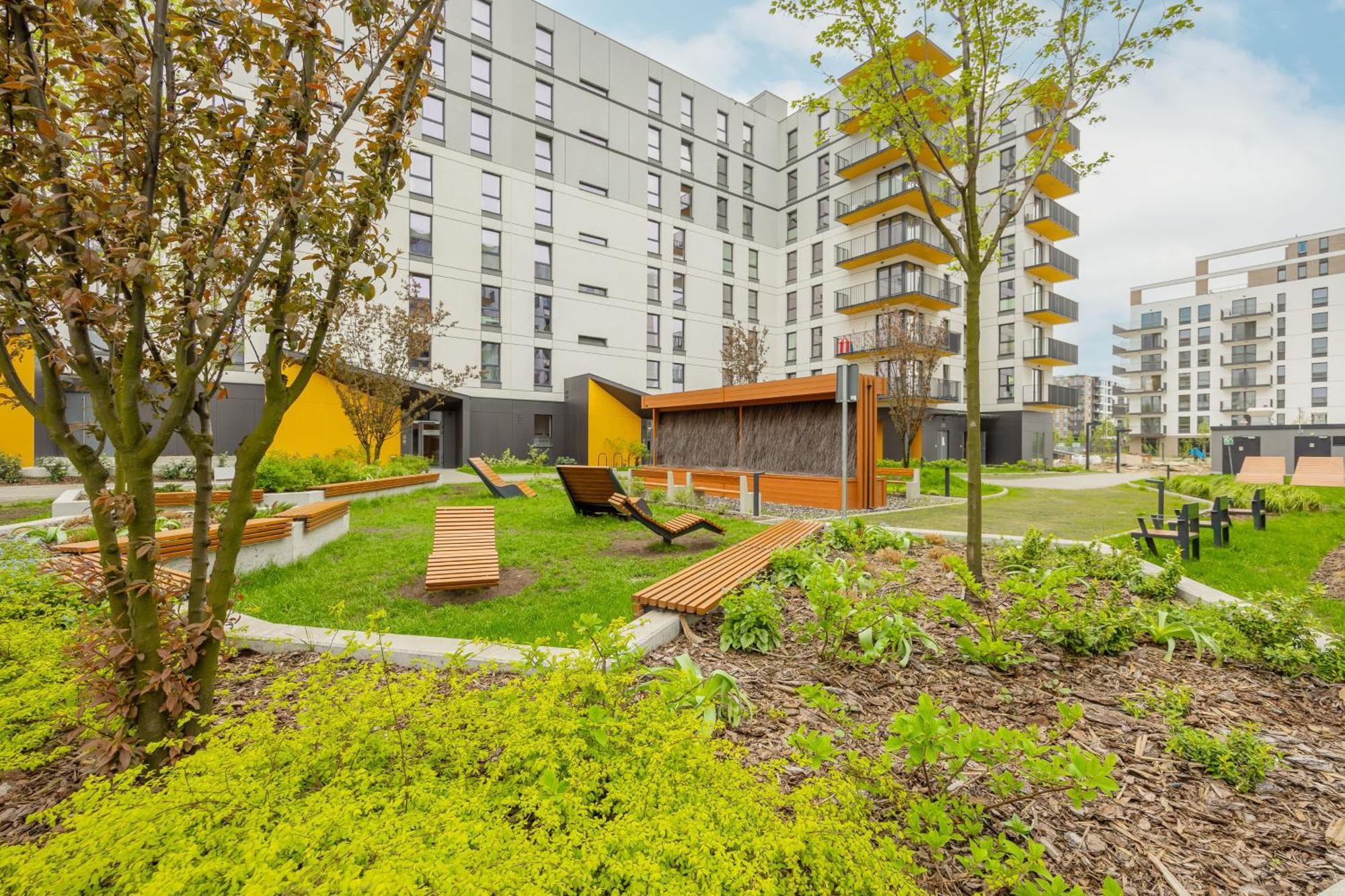 Stylish Apartments With Parking By Noclegi Renters Варшава Екстериор снимка